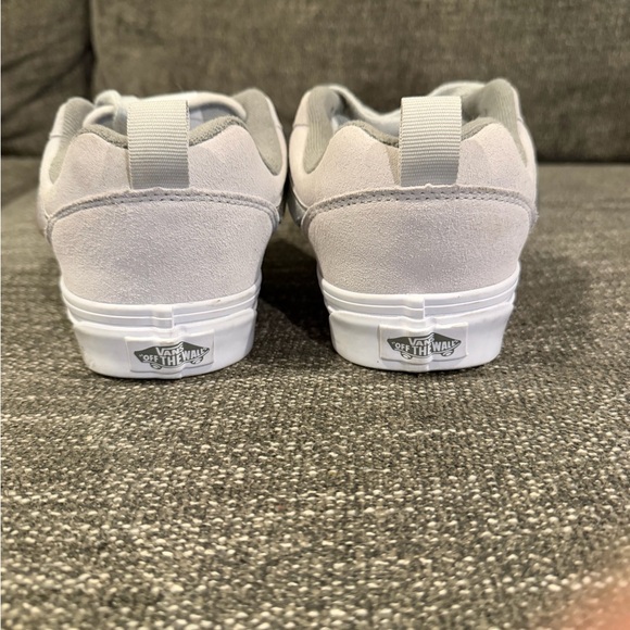 Vans Light Gray & silver Knu Skool Skate Sneakers - Picture 4 of 8
